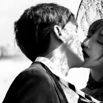 🔥2025超绝真人高清情侣头像来啦！一左一右超甜 情侣头像 第1张