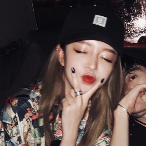 超有默契感，2025真人一左一右高冷两张情头图片 情侣头像 第15张