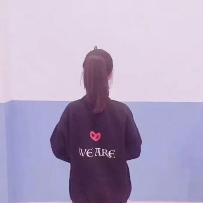 超有氛围感的一男一女情侣背影头像来啦✨ 情侣头像 第2张