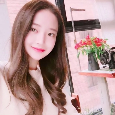氛围感满满的真人美女微信头像大全✨ 女生头像 第19张