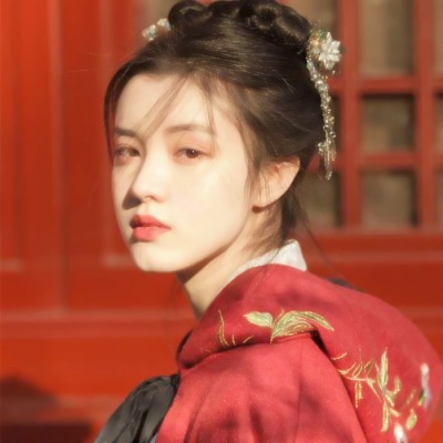绝美!真人唯美古风女子头像来袭✨ 女生头像 第9张 绝美!真人唯美古风女子头像来袭✨ 女生头像 第9张