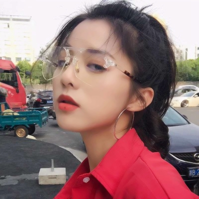 酷飒!戴眼镜个性高冷气质女生头像来袭 👓 女生头像 第7张 酷飒!戴眼镜个性高冷气质女生头像来袭 👓 女生头像 第7张