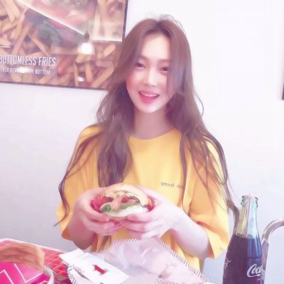 氛围感满满的真人美女微信头像大全✨ 女生头像 第34张