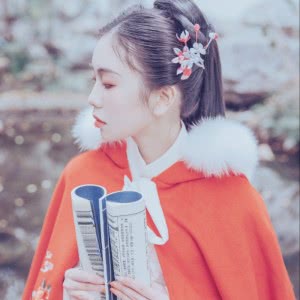 一眼沦陷!古风捧卷女生头像✨ 女生头像 一眼沦陷!古风捧卷女生头像✨ 女生头像