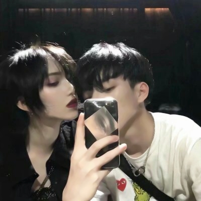不露脸真人情侣头像大全✨超有氛围感 情侣头像 第13张