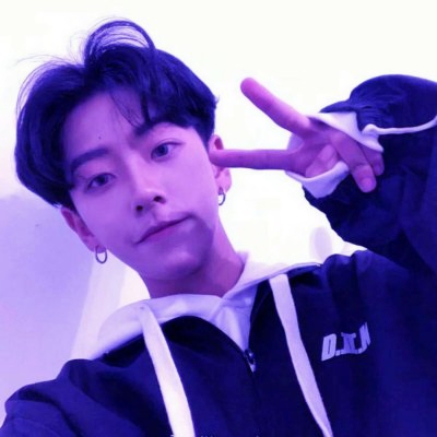 紫色系真人男生头像,氛围感直接拉满💜 男生头像 第9张 紫色系真人男生头像,氛围感直接拉满💜 男生头像 第9张