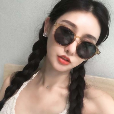 酷飒!戴眼镜个性高冷气质女生头像来袭 👓 女生头像 第1张 酷飒!戴眼镜个性高冷气质女生头像来袭 👓 女生头像 第1张