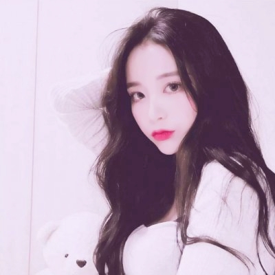 氛围感满满的真人美女微信头像大全✨ 女生头像 第1张