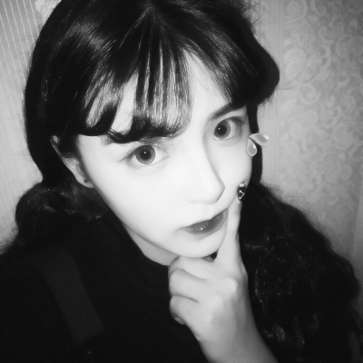 黑白高冷真人女生头像来袭✨ 女生头像 第35张 黑白高冷真人女生头像来袭✨ 女生头像 第35张