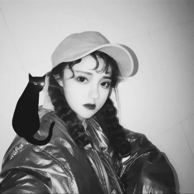 黑白高冷真人女生头像来袭✨ 女生头像 第7张 黑白高冷真人女生头像来袭✨ 女生头像 第7张