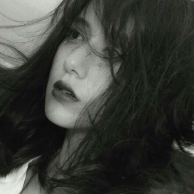超有感觉,黑白系伤感真人女生头像来袭 女生头像 第7张 超有感觉,黑白系伤感真人女生头像来袭 女生头像 第7张