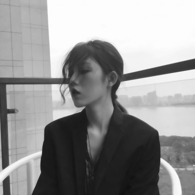 超有感觉,黑白系伤感真人女生头像来袭 女生头像 第4张 超有感觉,黑白系伤感真人女生头像来袭 女生头像 第4张