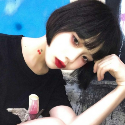 原宿风女生真人酷飒头像来袭✨ 女生头像 第18张 原宿风女生真人酷飒头像来袭✨ 女生头像 第18张