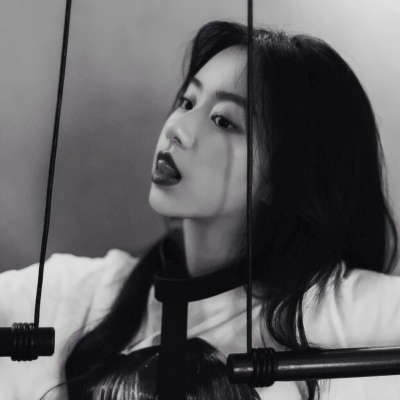 超有感觉,黑白系伤感真人女生头像来袭 女生头像 第2张 超有感觉,黑白系伤感真人女生头像来袭 女生头像 第2张