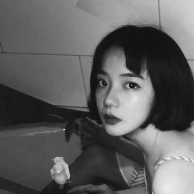 超有感觉,黑白系伤感真人女生头像来袭 女生头像 第16张 超有感觉,黑白系伤感真人女生头像来袭 女生头像 第16张