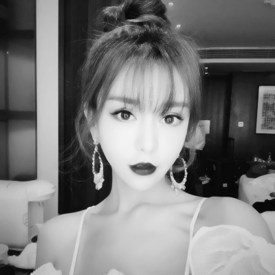 黑白高冷真人女生头像来袭✨ 女生头像 第34张 黑白高冷真人女生头像来袭✨ 女生头像 第34张