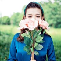 绝美捧花头像女,氛围感拉满✨ 女生头像 第17张 绝美捧花头像女,氛围感拉满✨ 女生头像 第17张