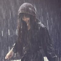 🌧️雨中氛围感拉满的女生头像大全 女生头像 第15张 🌧️雨中氛围感拉满的女生头像大全 女生头像 第15张