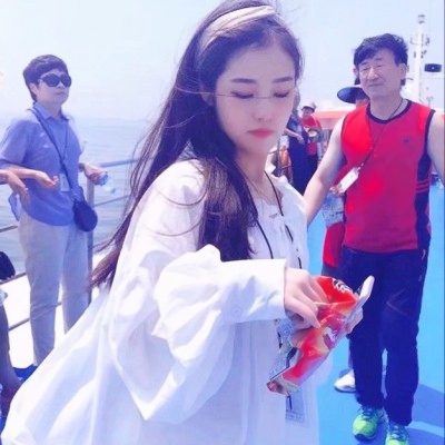 必看!时尚真人女生头像大合集✨ 女生头像 第4张 必看!时尚真人女生头像大合集✨ 女生头像 第4张