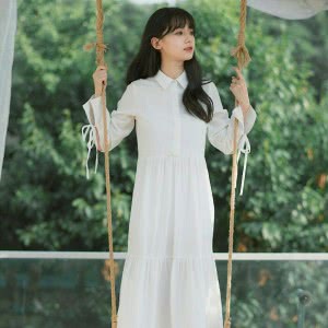 站在秋千上的文艺女生头像图片，氛围感直接拉满 女生头像