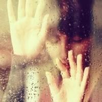 🌧️雨中氛围感拉满的女生头像大全 女生头像 第12张 🌧️雨中氛围感拉满的女生头像大全 女生头像 第12张