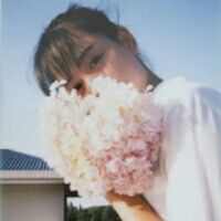 绝美捧花头像女,氛围感拉满✨ 女生头像 第12张 绝美捧花头像女,氛围感拉满✨ 女生头像 第12张