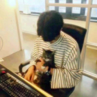 🆘被这组抱猫帅气男头像帅晕啦! 男生头像 第7张 🆘被这组抱猫帅气男头像帅晕啦! 男生头像 第7张