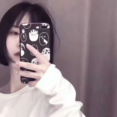 爱了!女孩拿手机挡脸图片头像合辑来袭🥳 女生头像 第5张 爱了!女孩拿手机挡脸图片头像合辑来袭🥳 女生头像 第5张