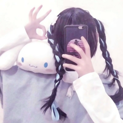 爱了!女孩拿手机挡脸图片头像合辑来袭🥳 女生头像 第17张 爱了!女孩拿手机挡脸图片头像合辑来袭🥳 女生头像 第17张