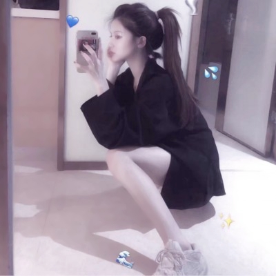 爱了!女孩拿手机挡脸图片头像合辑来袭🥳 女生头像 第7张 爱了!女孩拿手机挡脸图片头像合辑来袭🥳 女生头像 第7张