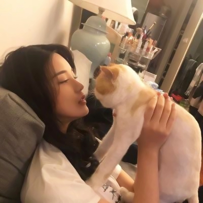 🐱女生抱猫QQ头像图片,萌化你的心 女生头像 第4张 🐱女生抱猫QQ头像图片,萌化你的心 女生头像 第4张