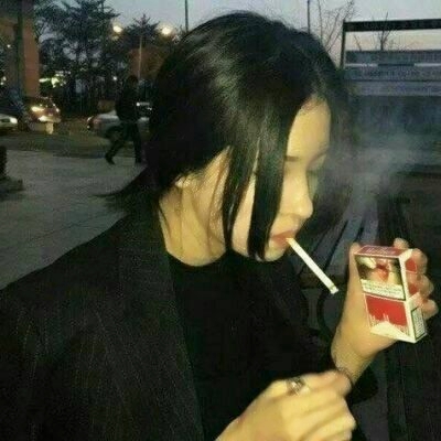 超A吸烟女生头像来袭,霸气拽酷风拉满💥 女生头像 第6张 超A吸烟女生头像来袭,霸气拽酷风拉满💥 女生头像 第6张