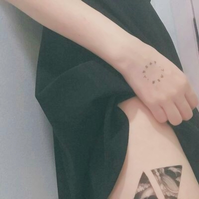 独特的女生身体部位头像，狠狠爱住了🤩 女生头像 第1张