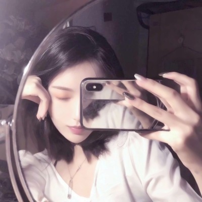爱了!女孩拿手机挡脸图片头像合辑来袭🥳 女生头像 第25张 爱了!女孩拿手机挡脸图片头像合辑来袭🥳 女生头像 第25张