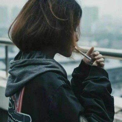 超A吸烟女生头像来袭,霸气拽酷风拉满💥 女生头像 第13张 超A吸烟女生头像来袭,霸气拽酷风拉满💥 女生头像 第13张
