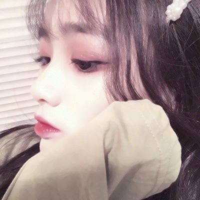 时尚气质美女微信头像来袭✨ 女生头像 第9张