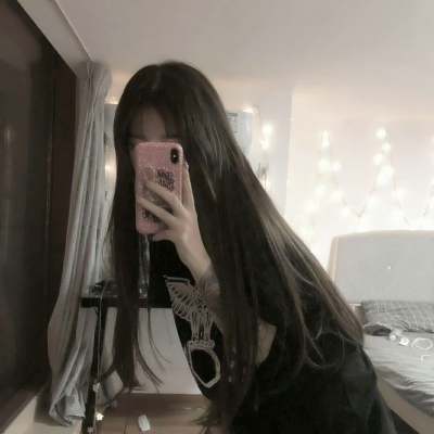 爱了!女孩拿手机挡脸图片头像合辑来袭🥳 女生头像 第18张 爱了!女孩拿手机挡脸图片头像合辑来袭🥳 女生头像 第18张