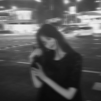 黑白模糊风女生头像来袭 女生头像 第12张