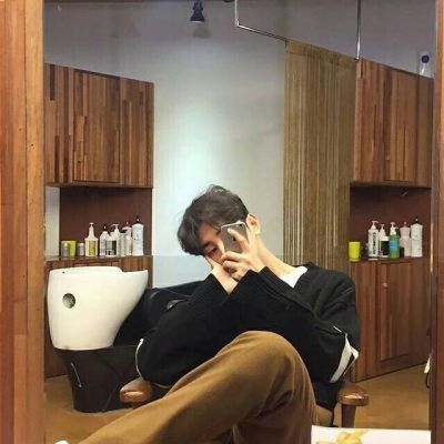 超真实帅哥拿手机自拍照像来袭📱 男生头像 第8张 超真实帅哥拿手机自拍照像来袭📱 男生头像 第8张
