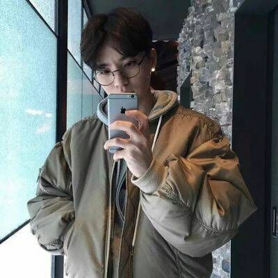 超真实帅哥拿手机自拍照像来袭📱 男生头像 第7张 超真实帅哥拿手机自拍照像来袭📱 男生头像 第7张