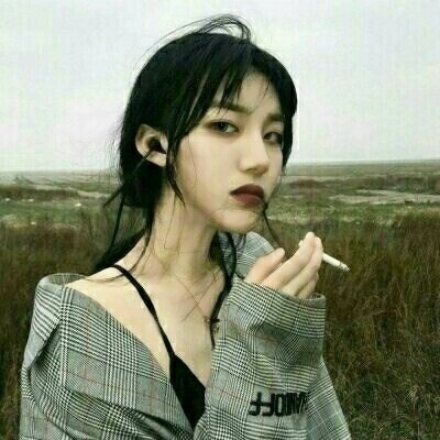 超A吸烟女生头像来袭,霸气拽酷风拉满💥 女生头像 第15张 超A吸烟女生头像来袭,霸气拽酷风拉满💥 女生头像 第15张