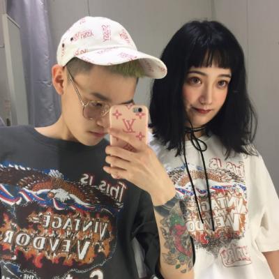 超有创意!手机遮脸一左一右情侣头像大集合📱 情侣头像 第13张 超有创意!手机遮脸一左一右情侣头像大集合📱 情侣头像 第13张