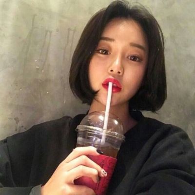 酷飒来袭！霸气短发女生头像大全💥 女生头像 第7张