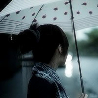 雨中撑伞的女孩背影头像,文艺又孤独🌧️ 女生头像 第13张 雨中撑伞的女孩背影头像,文艺又孤独🌧️ 女生头像 第13张