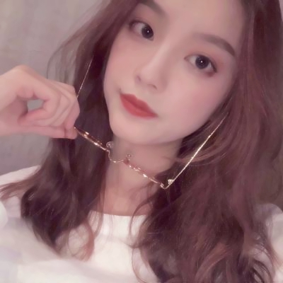 超赞!戴眼镜头像女生图片大放送👓 女生头像 第21张 超赞!戴眼镜头像女生图片大放送👓 女生头像 第21张