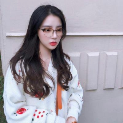 超赞!戴眼镜头像女生图片大放送👓 女生头像 第12张 超赞!戴眼镜头像女生图片大放送👓 女生头像 第12张