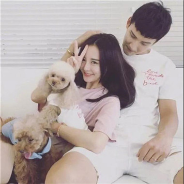 萌化啦!情侣抱宠物一男一女头像来袭💕 情侣头像 第7张 萌化啦!情侣抱宠物一男一女头像来袭💕 情侣头像 第7张