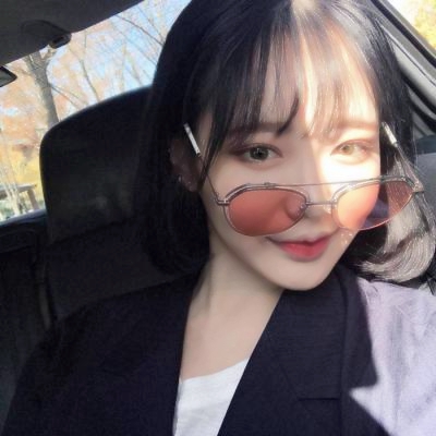 超赞!戴眼镜头像女生图片大放送👓 女生头像 第19张 超赞!戴眼镜头像女生图片大放送👓 女生头像 第19张