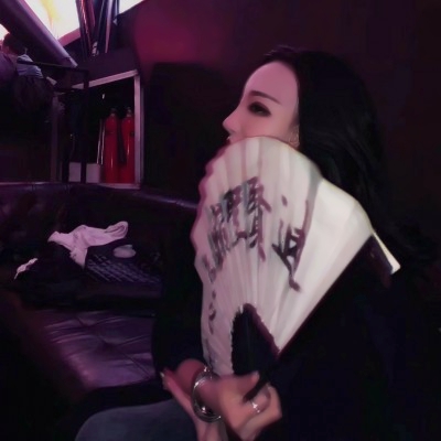 女王范十足👑微信霸气社会女生头像 女生头像 第16张