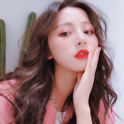 时尚气质美女微信头像来袭✨ 女生头像 第3张